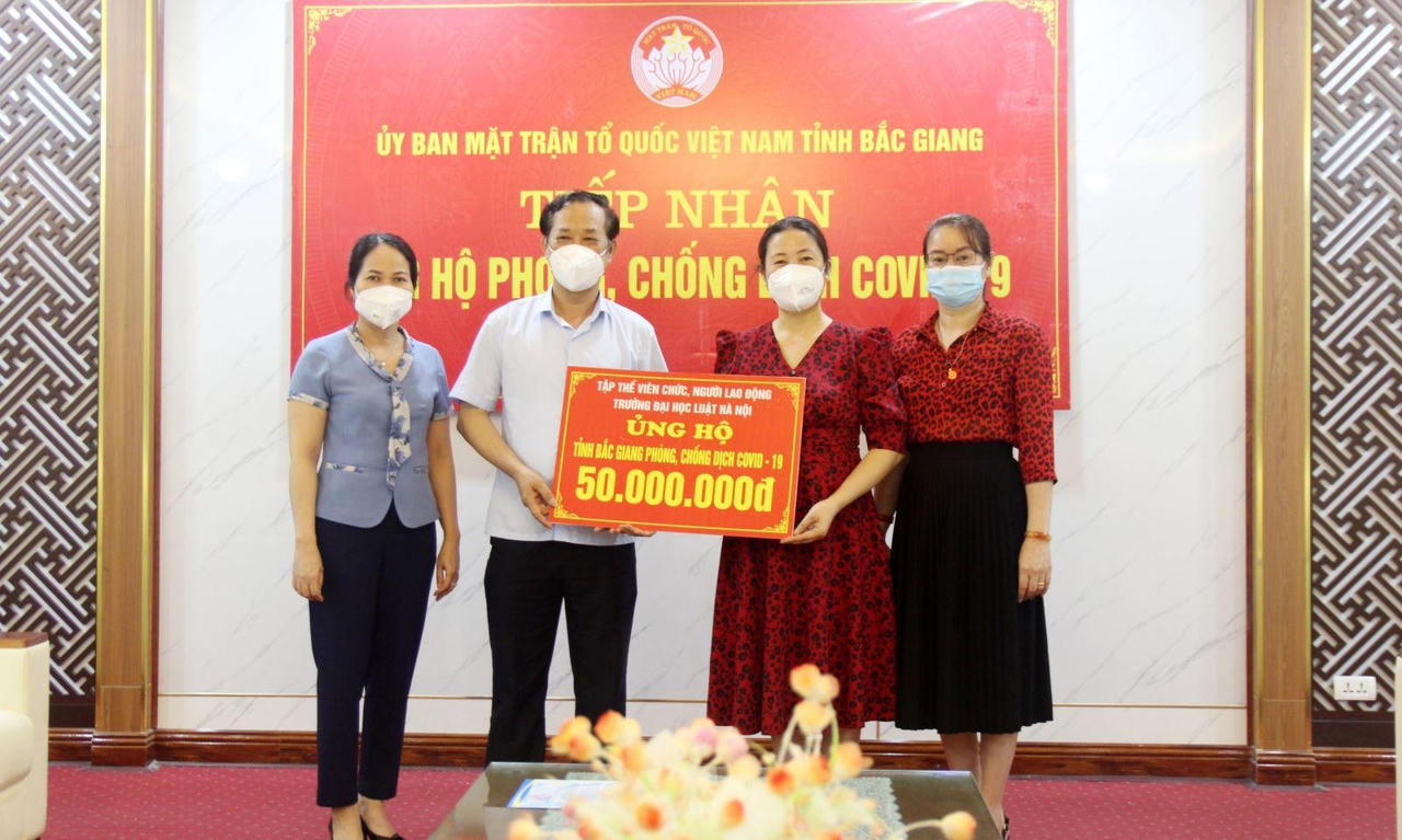 Trường Đại học Luật Hà Nội tích cực chung tay cùng các địa phương phòng, chống dịch COVID-19