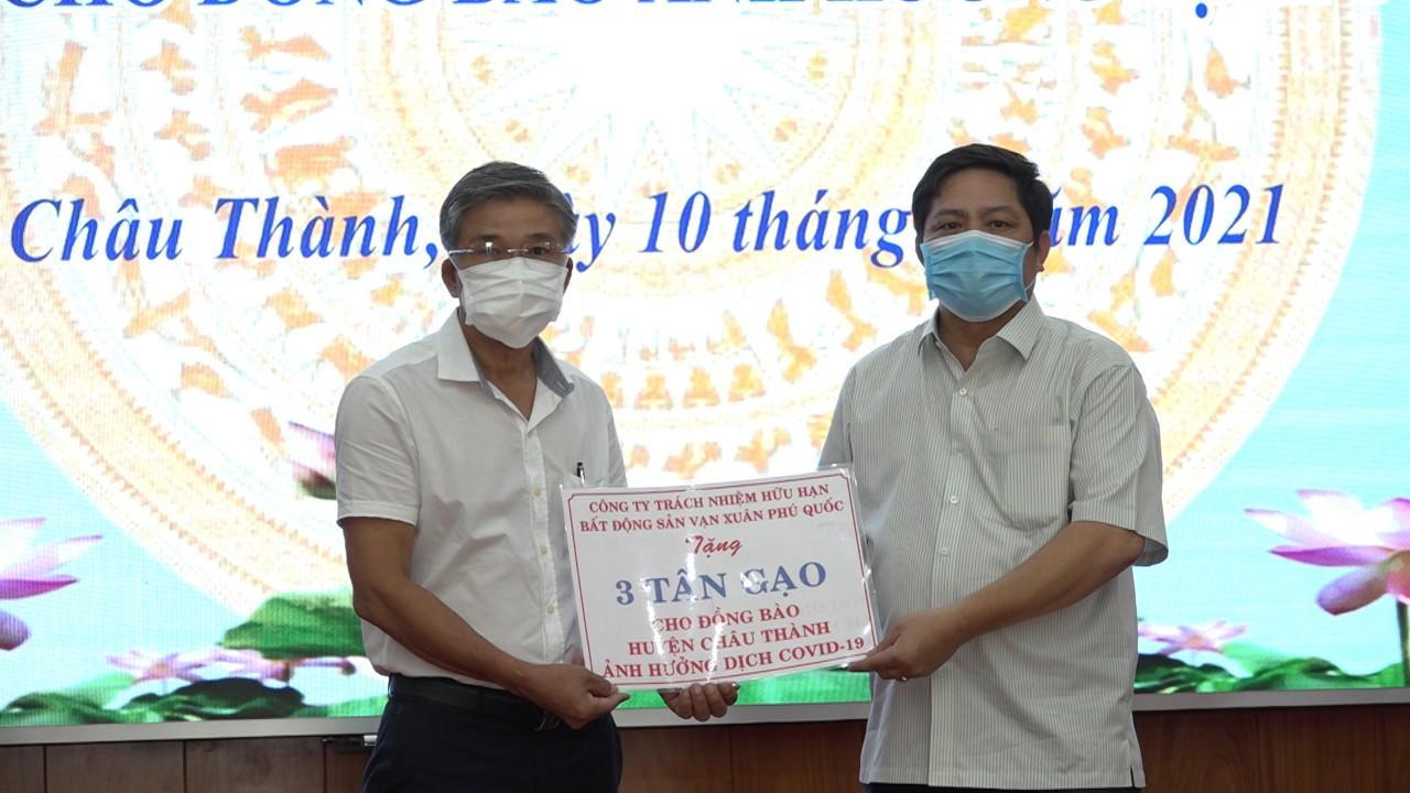 Bộ trưởng Bộ Tư pháp giúp đỡ người dân Kiên Giang gặp khó khăn do dịch bệnh COVID-19