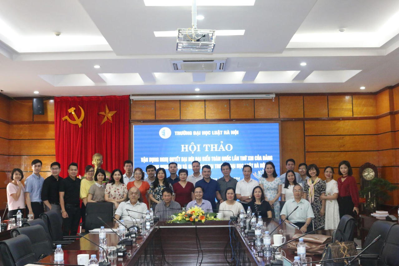 Trường Đại học Luật Hà Nội: Nhiều kết quả nổi bật trong đợt thi đua cao điểm chào mừng 76 năm Ngày truyền thống Ngành Tư pháp.
