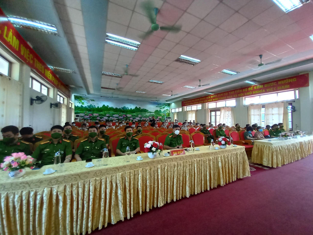 Thứ trưởng Đặng Hoàng Oanh dự công bố Quyết định đặc xá năm 2021 ở trại giam Hoàng Tiến