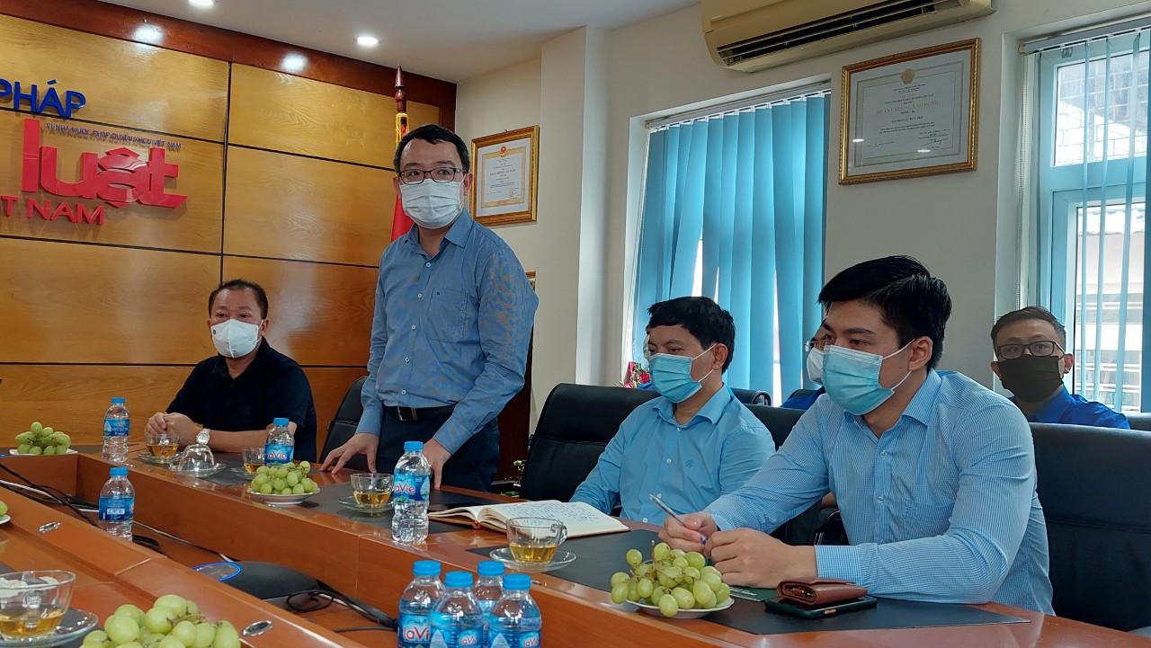 Trao Quyết định nâng cấp Đoàn cơ sở Báo Pháp luật Việt Nam