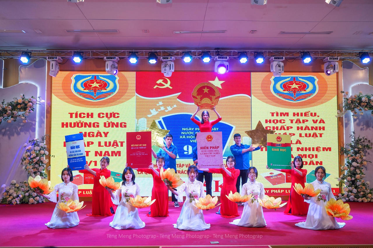 Hoà Bình: Ký kết Chương trình phối hợp và hưởng ứng Ngày Pháp luật Việt Nam