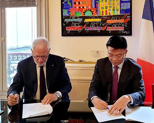 Bộ trưởng Lê Thành Long tham gia Đoàn công tác của Thủ tướng Chính phủ dự Hội nghị COP26