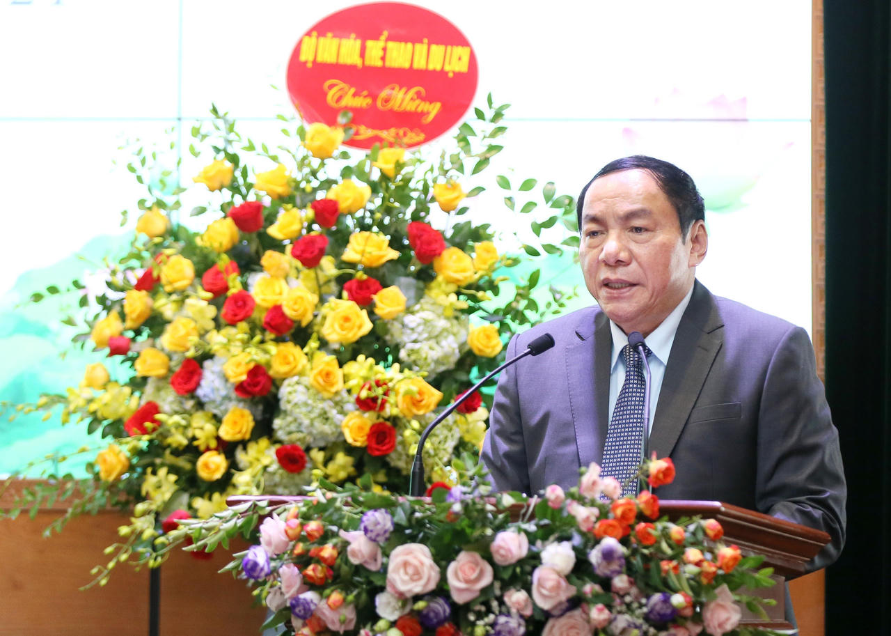 Vụ Pháp chế Bộ VHTT&DL đón nhận Huân chương lao động hạng Nhất