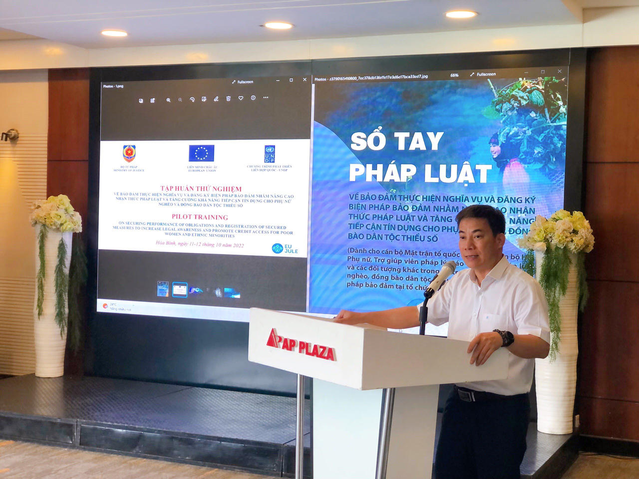 Nâng cao nhận thức pháp luật cho phụ nữ nghèo và đồng bào dân tộc thiểu số