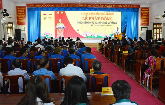 Sôi nổi các hoạt động hưởng ứng Ngày Pháp luật Việt Nam