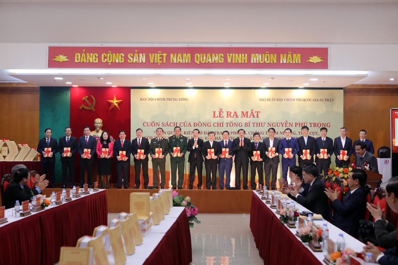 Ra mắt cuốn sách của Tổng Bí thư về đấu tranh phòng, chống tham nhũng, tiêu cực