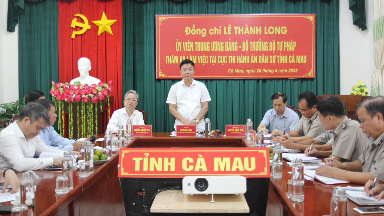 Bộ trưởng Lê Thành Long thăm và làm việc với Sở Tư pháp, Cục THADS tỉnh Cà Mau
