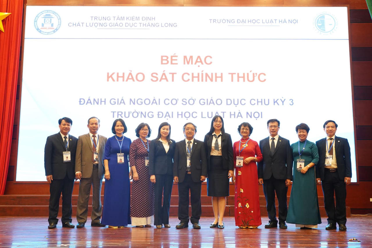 Bế mạc Khảo sát chính thức đánh giá chất lượng cơ sở giáo dục chu kỳ 3 của Trường Đại học Luật Hà Nội