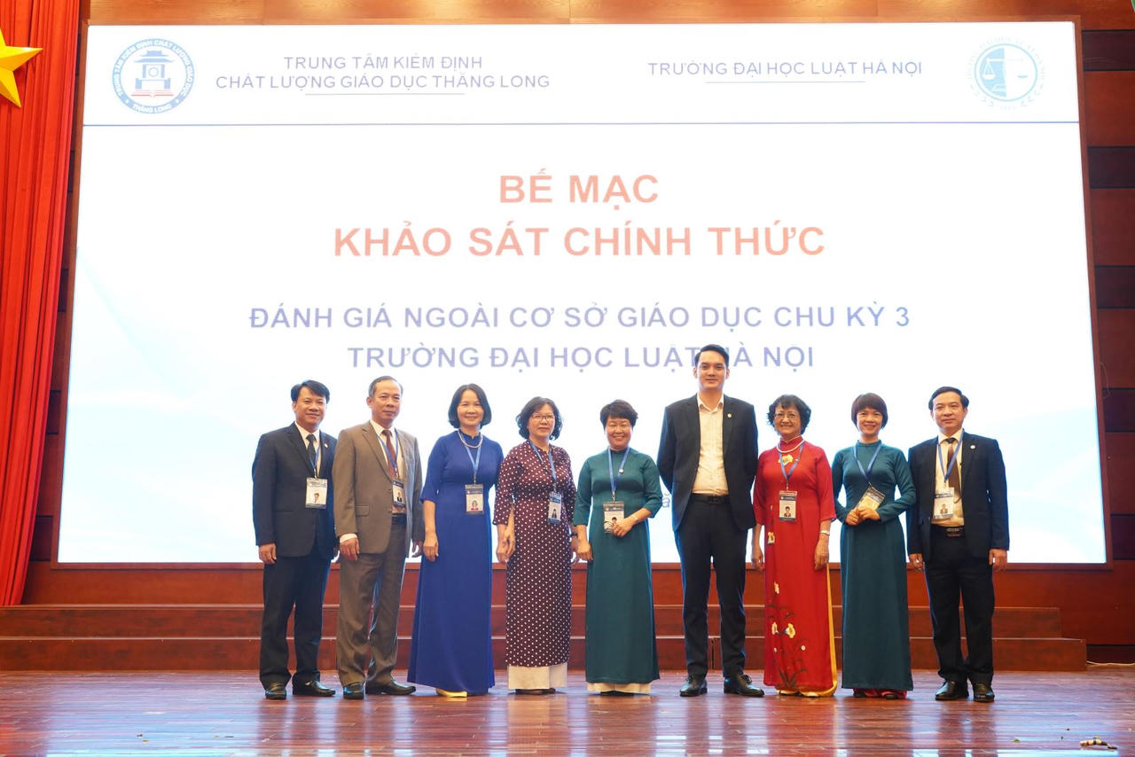 Bế mạc Khảo sát chính thức đánh giá chất lượng cơ sở giáo dục chu kỳ 3 của Trường Đại học Luật Hà Nội