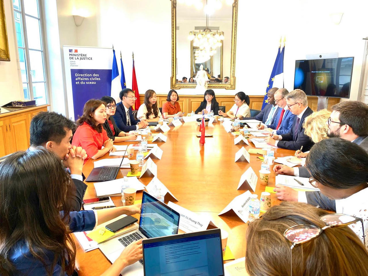 Thúc đẩy hợp tác đào tạo pháp luật giữa Trường Đại học Luật Hà Nội với các đối tác Cộng hòa Pháp