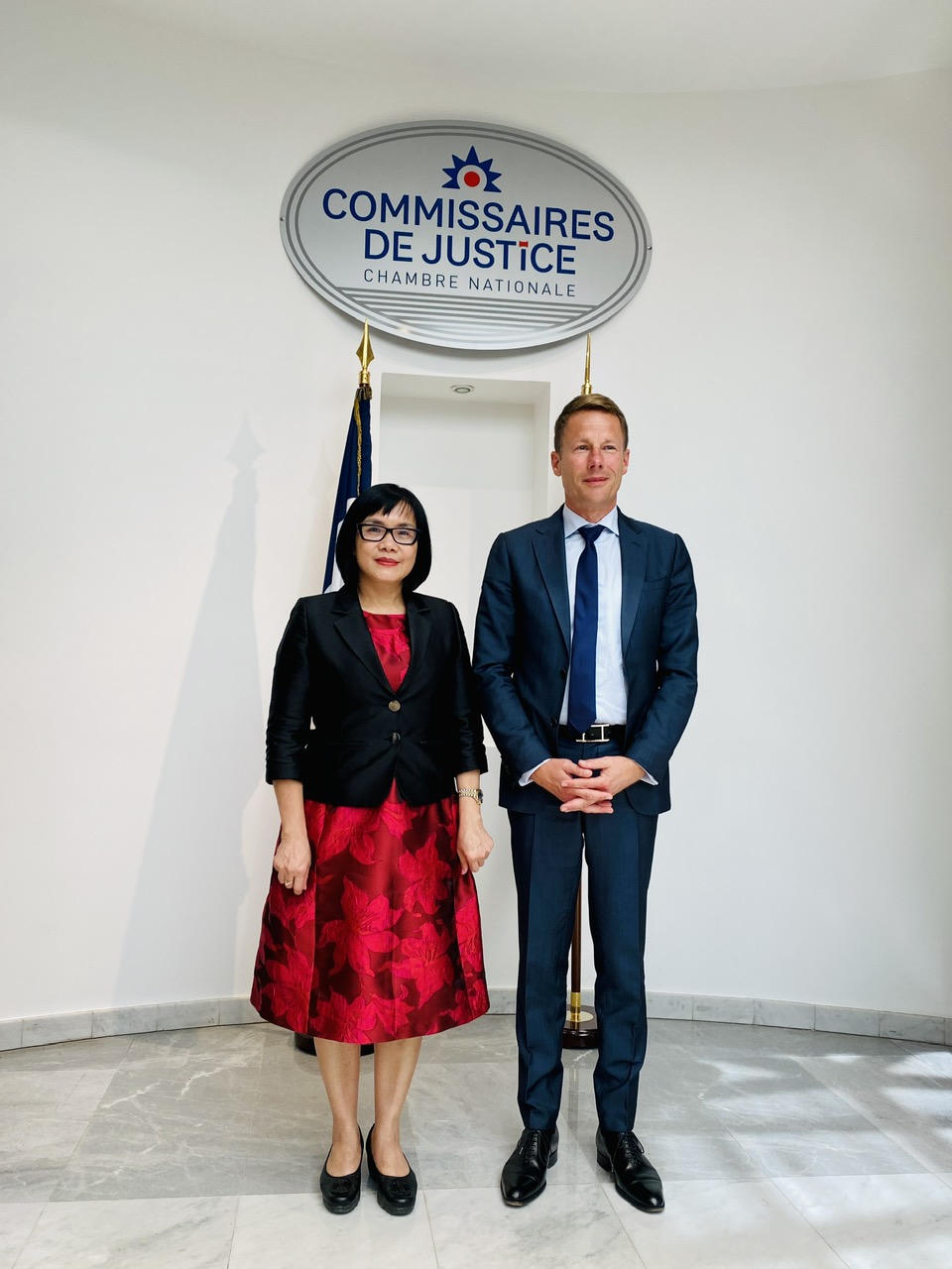 Tiếp tục đẩy mạnh hợp tác với các hiệp hội nghề luật và các cơ sở đào tạo luật của Pháp