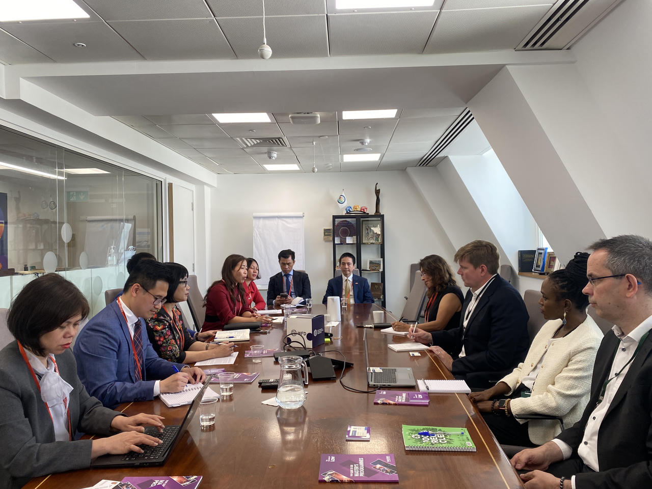 Tiếp tục thúc đẩy hơn nữa hợp tác pháp luật và tư pháp với các đối tác Vương quốc Anh