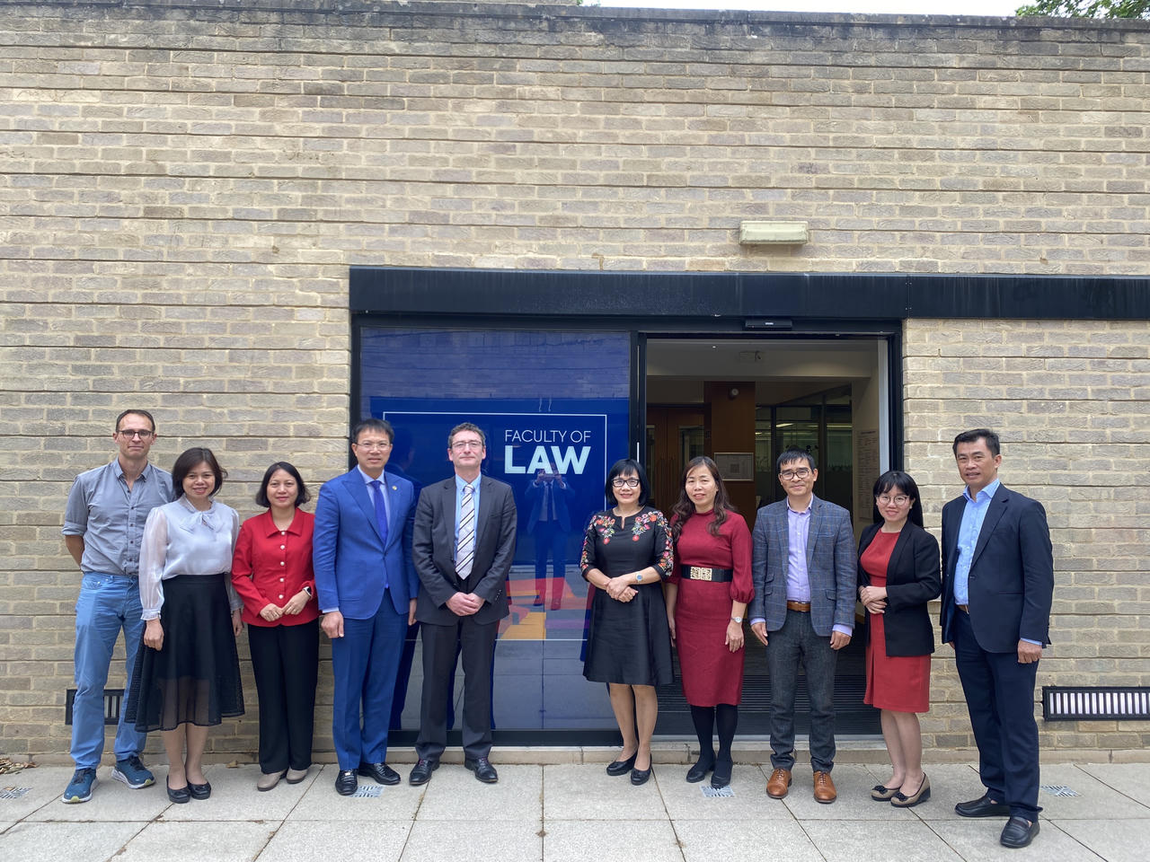 Tiếp tục thúc đẩy hơn nữa hợp tác pháp luật và tư pháp với các đối tác Vương quốc Anh