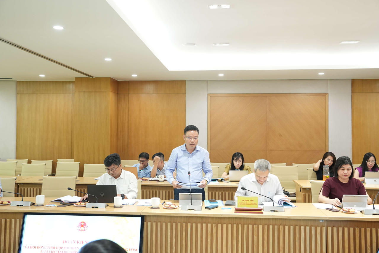 Kiểm tra công tác phổ biến, giáo dục pháp luật tại Bộ Thông tin và truyền thông