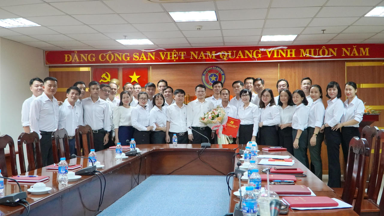 Đảng bộ Cục THADS TP. HCM: Chi bộ Phòng Nghiệp vụ 2 kết nạp đảng viên mới