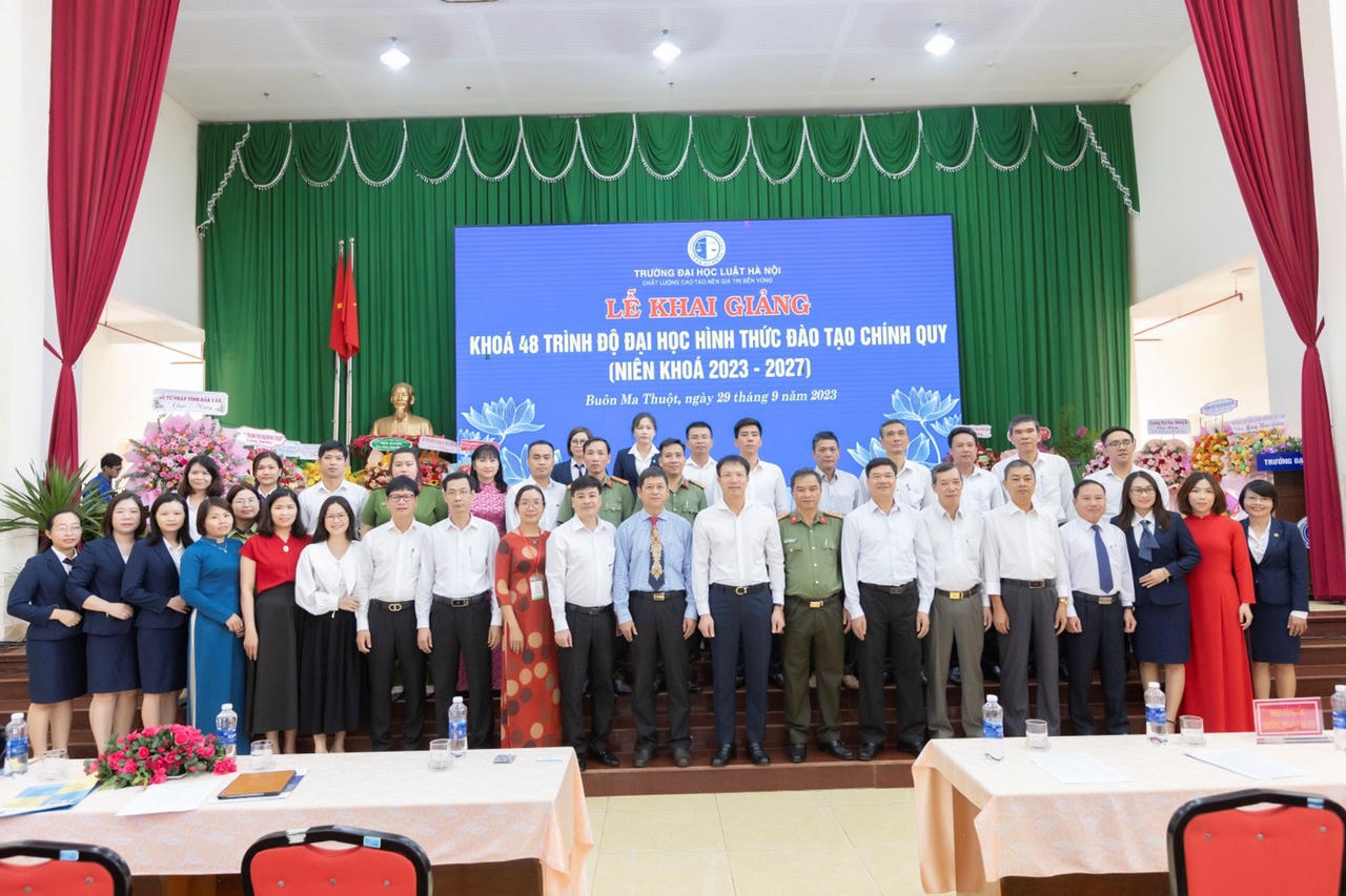 Phân hiệu Trường Đại học Luật Hà Nội tại Đắk Lắk tổ chức Lễ khai giảng Khoá 48