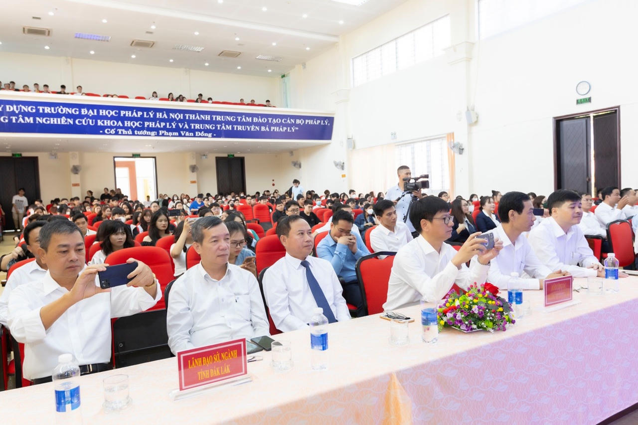 Phân hiệu Trường Đại học Luật Hà Nội tại Đắk Lắk tổ chức Lễ khai giảng Khoá 48