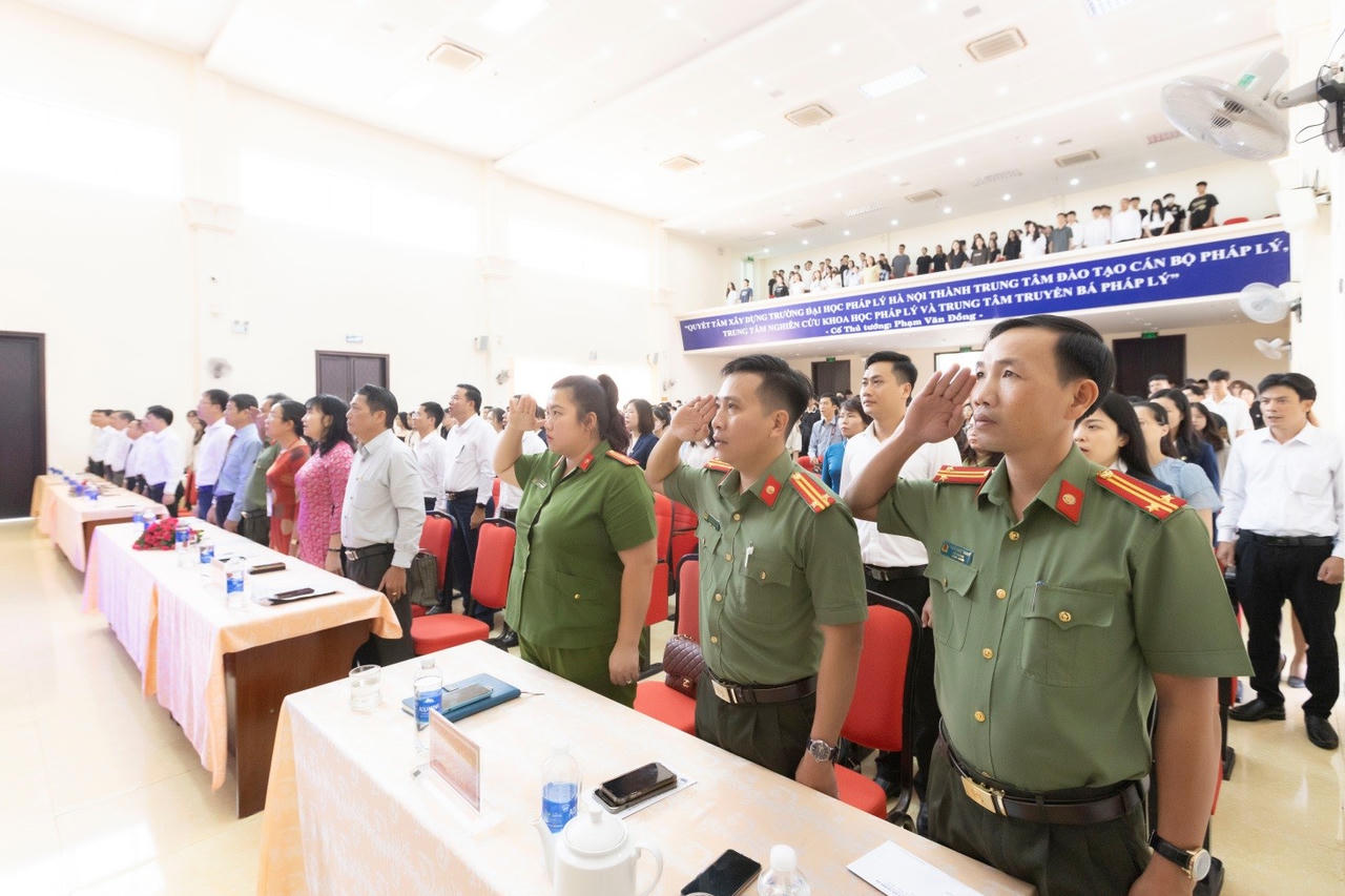 Phân hiệu Trường Đại học Luật Hà Nội tại Đắk Lắk tổ chức Lễ khai giảng Khoá 48