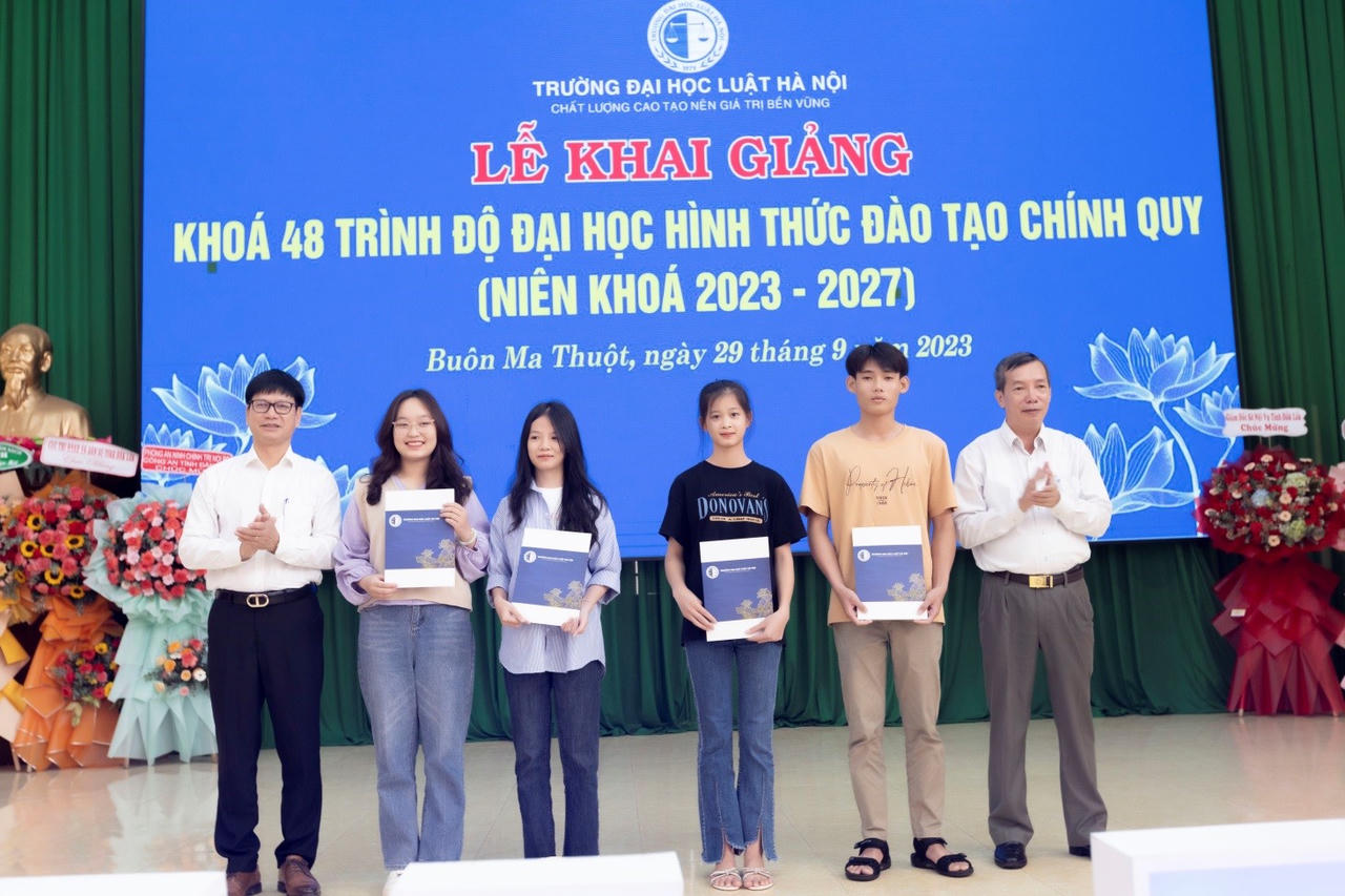 Phân hiệu Trường Đại học Luật Hà Nội tại Đắk Lắk tổ chức Lễ khai giảng Khoá 48