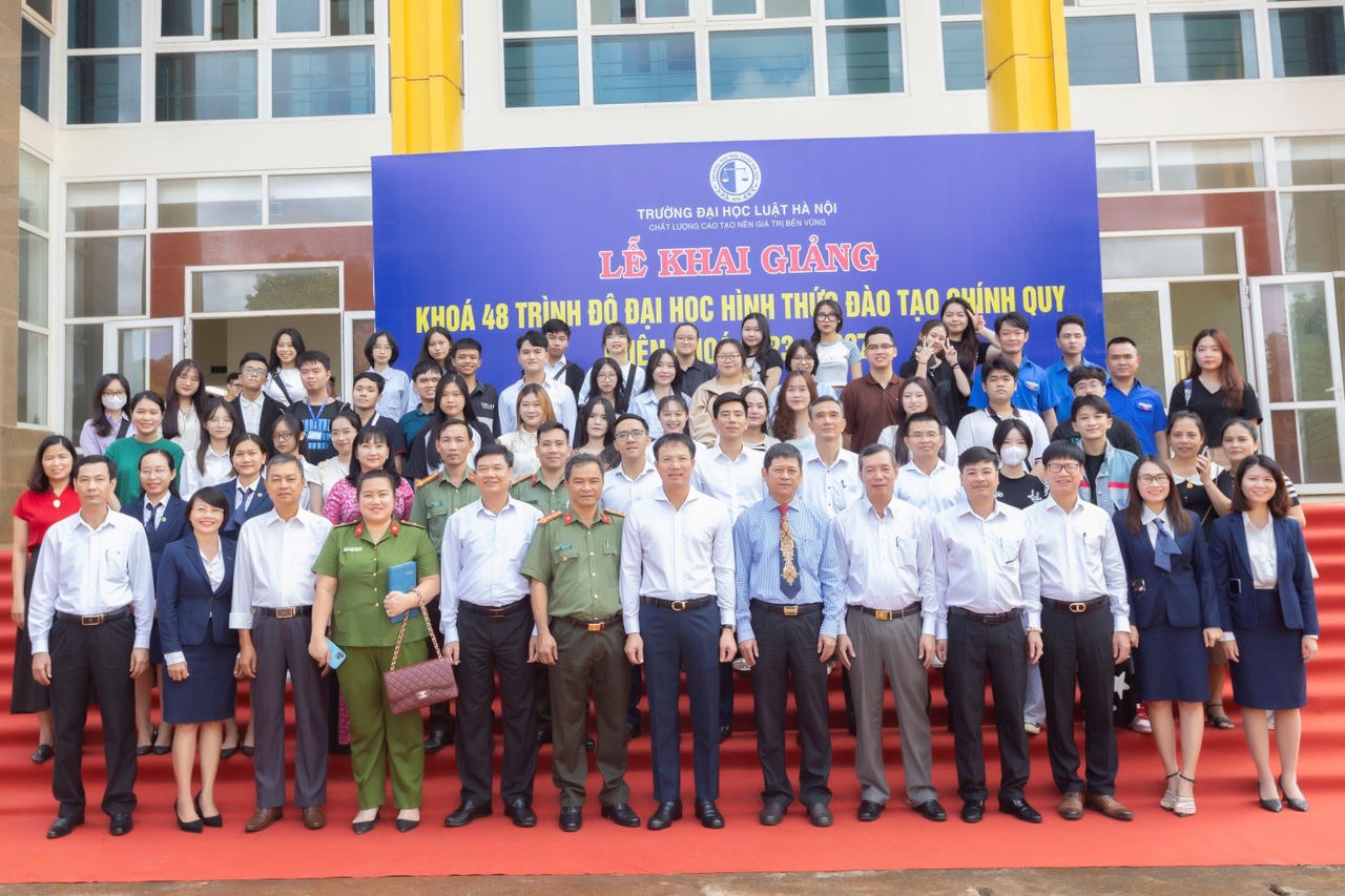 Phân hiệu Trường Đại học Luật Hà Nội tại Đắk Lắk tổ chức Lễ khai giảng Khoá 48
