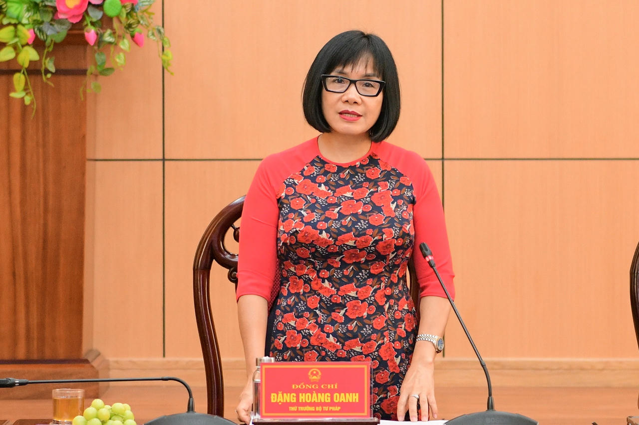 Thứ trưởng Đặng Hoàng Oanh làm việc tại tỉnh Ninh Bình