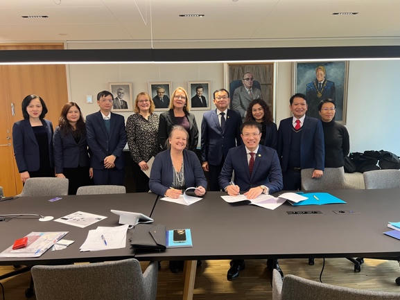 Trường Đại học Luật Hà Nội phát triển hợp tác về đào tạo, nghiên cứu khoa học với các trường Đại học của Phần Lan