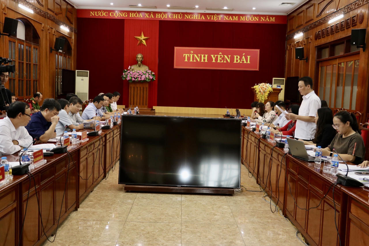 Thứ trưởng Bộ Tư pháp Đặng Hoàng Oanh làm việc tại Yên Bái