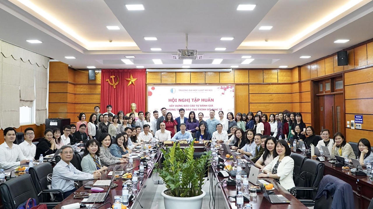 Trường Đại học Luật Hà Nội tập huấn xây dựng Báo cáo Tự đánh giá 07 chương trình đào tạo trình độ thạc sĩ
