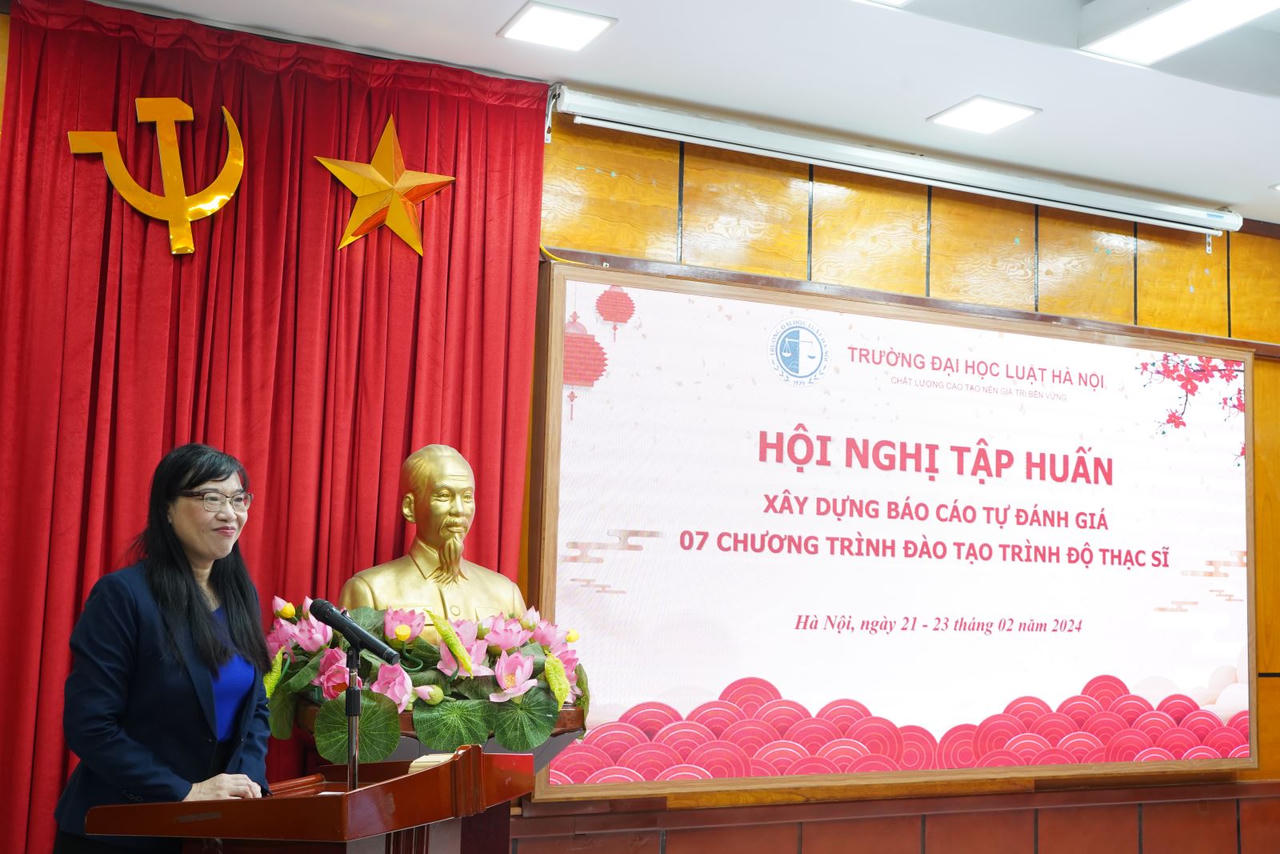 Trường Đại học Luật Hà Nội tập huấn xây dựng Báo cáo Tự đánh giá 07 chương trình đào tạo trình độ thạc sĩ