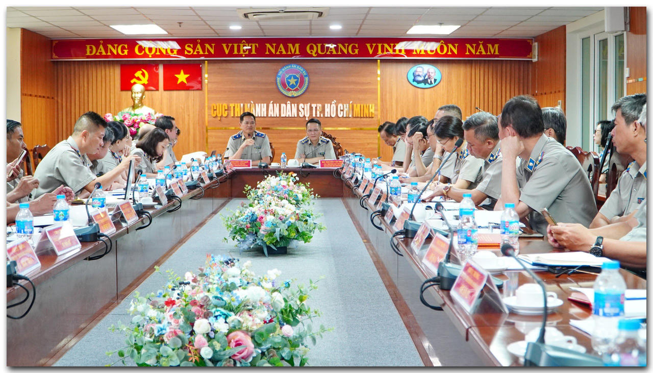 Phó Tổng cục trưởng Nguyễn Văn Lực làm việc với Cục THADS Thành phố Hồ Chí Minh