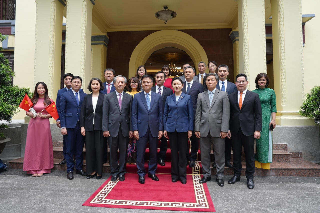 Đưa quan hệ hợp tác pháp luật và tư pháp Việt Nam - Trung Quốc lên tầm cao mới