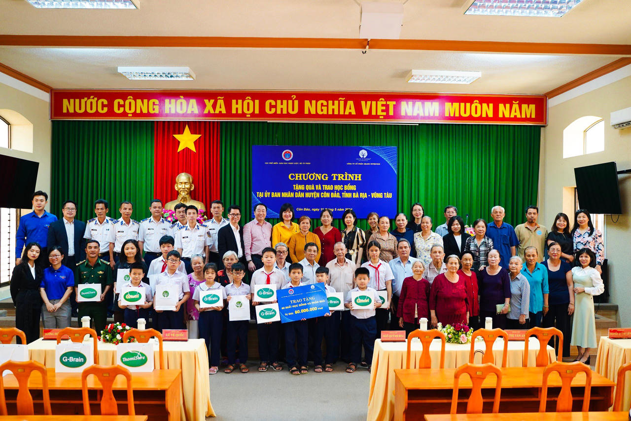 Cục Phổ biến, giáo dục pháp luật và Công ty Cổ phần Grand Nutrition tổ chức thành công chương trình thiện nguyện tại Côn Đảo