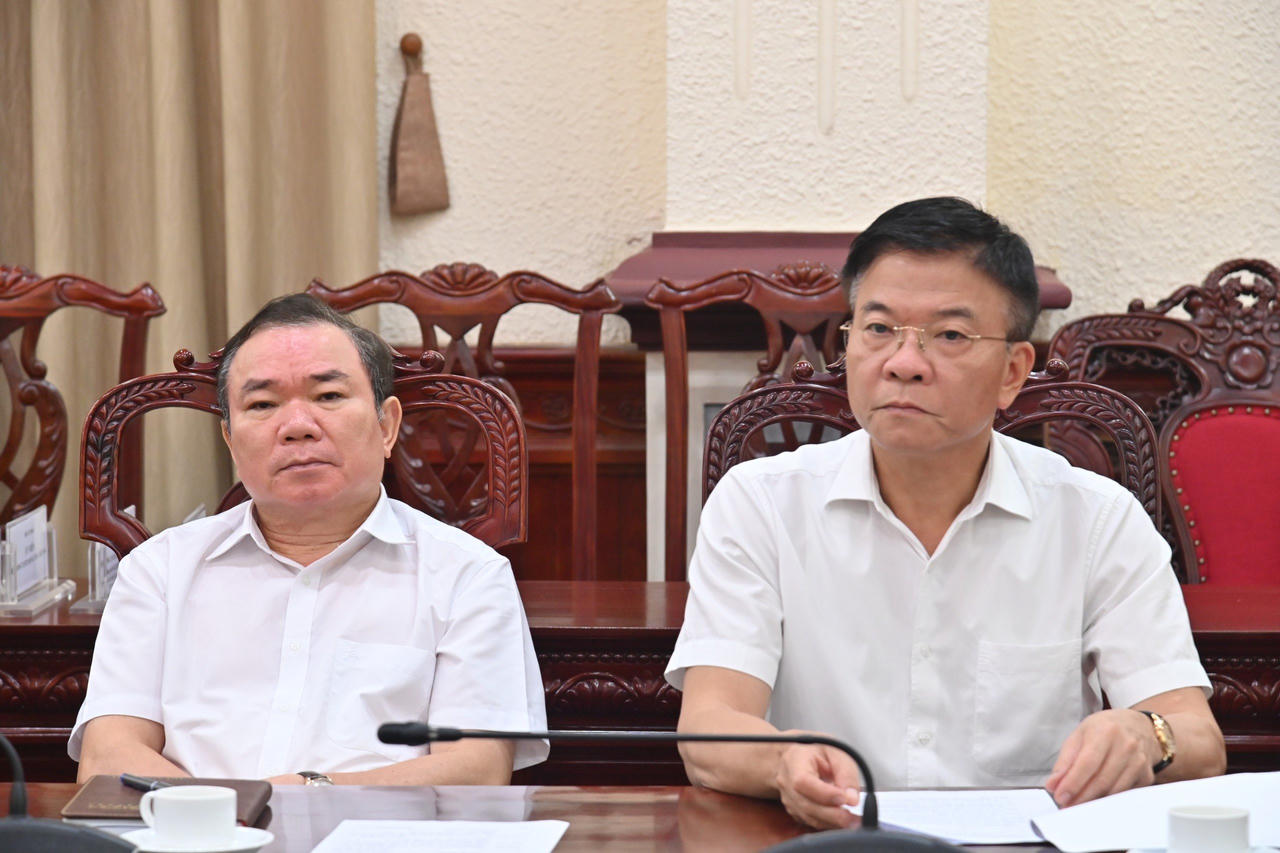 Chi bộ Vụ Tổ chức cán bộ sinh hoạt chuyên đề về bảo vệ nền tảng tư tưởng của Đảng