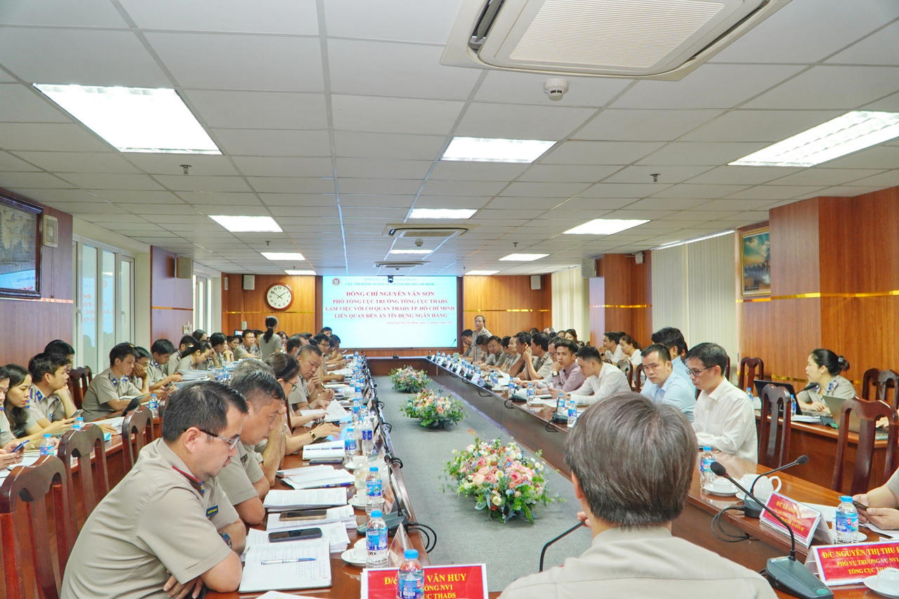 Tổng cục trưởng Nguyễn Quang Thái làm việc tại Cục Thi hành án dân sự Thành phố Hồ Chí Minh