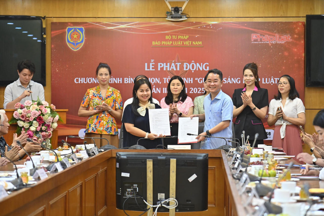 Phát động Chương trình bình chọn, tôn vinh 'Gương sáng pháp luật' lần III