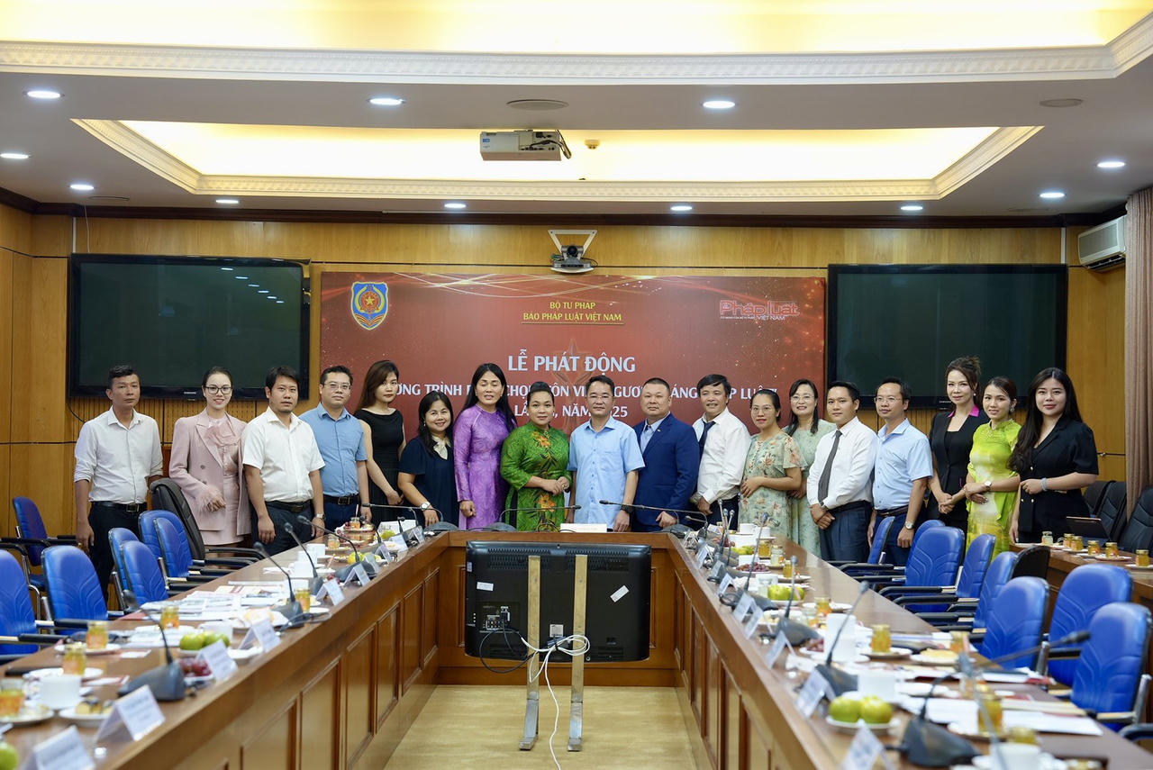 Phát động Chương trình bình chọn, tôn vinh 'Gương sáng pháp luật' lần III