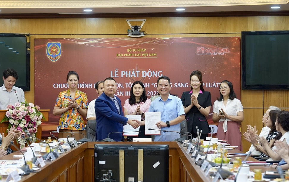 Phát động Chương trình bình chọn, tôn vinh 'Gương sáng pháp luật' lần III