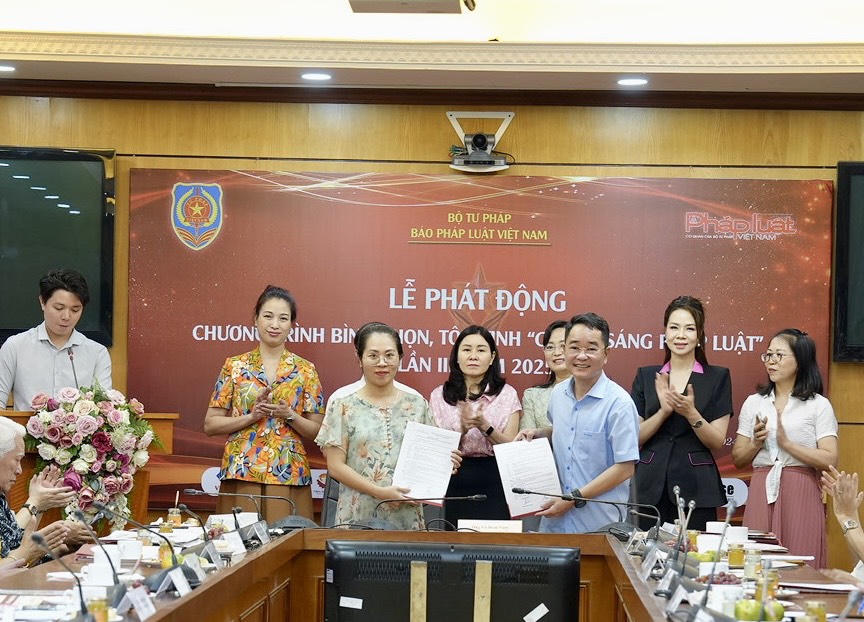 Phát động Chương trình bình chọn, tôn vinh 'Gương sáng pháp luật' lần III