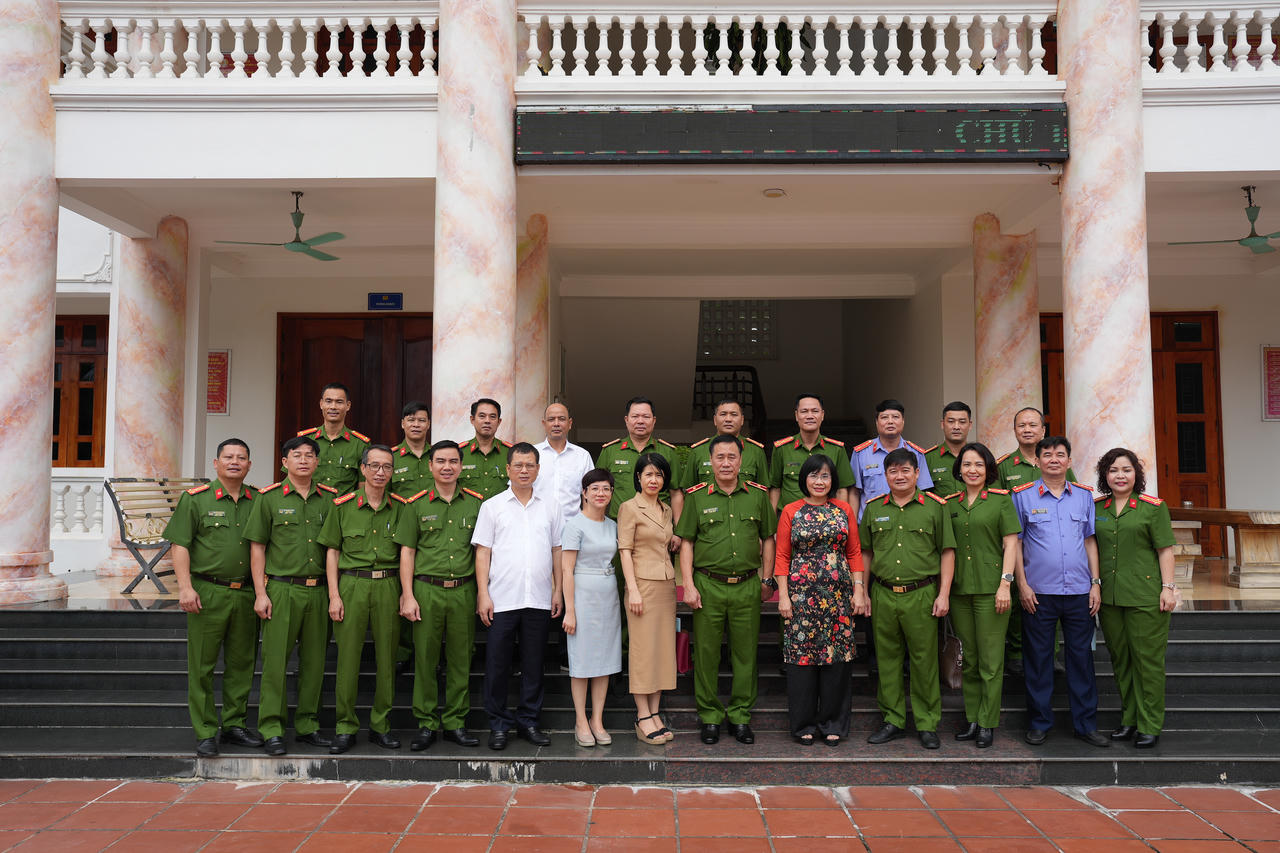 Thứ trưởng Đặng Hoàng Oanh dự Lễ công bố quyết định đặc xá năm 2024 tại Trại giam Vĩnh Quang