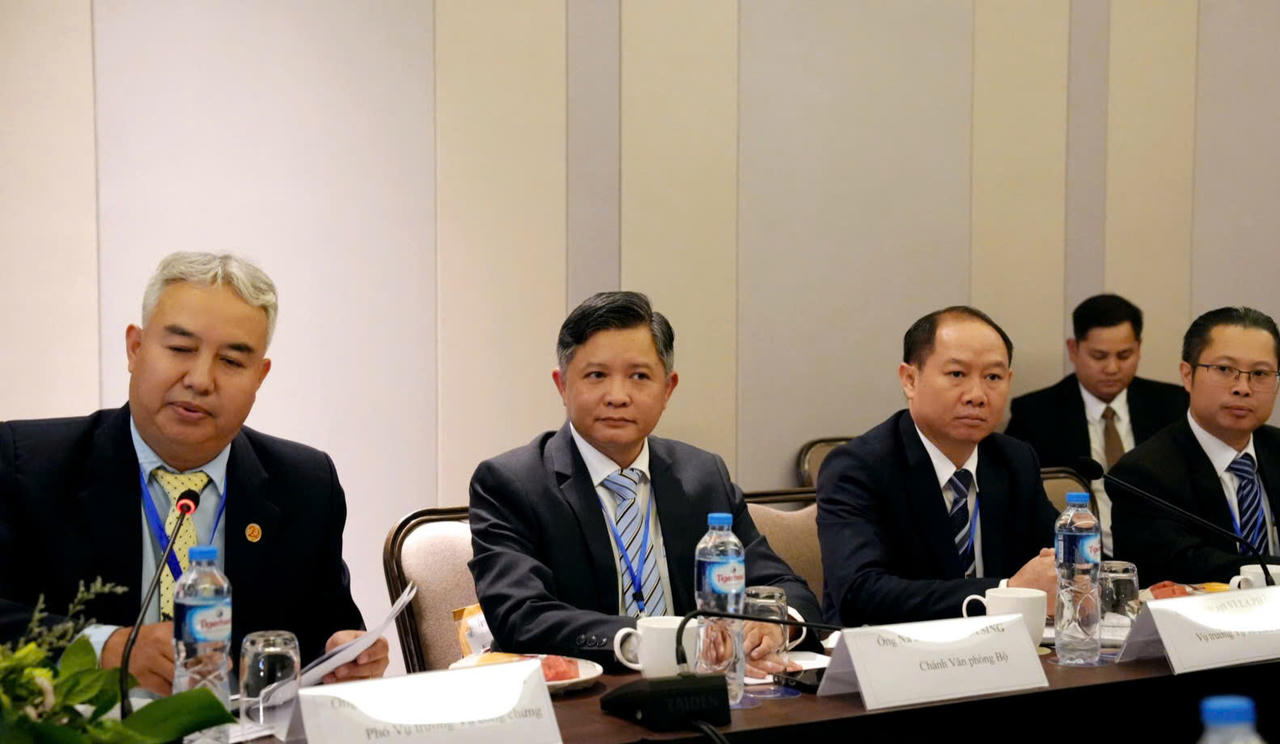 Bộ trưởng Bộ Tư pháp Nguyễn Hải Ninh kết thúc tốt đẹp chuyến thăm và làm việc tại CHDCND Lào