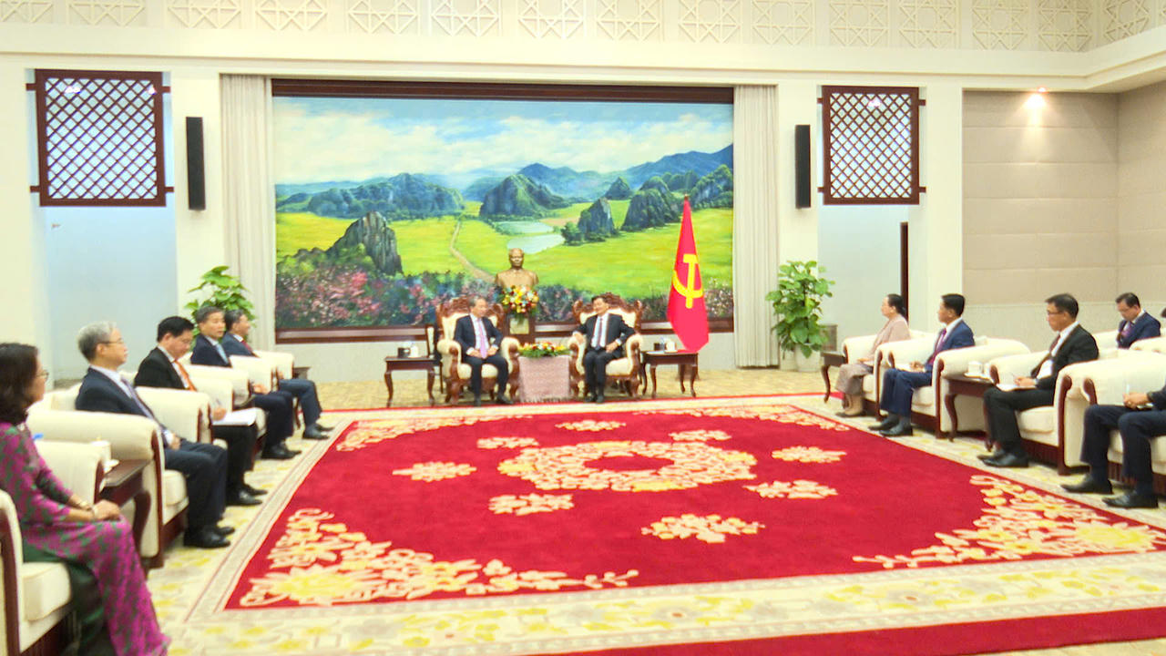 Bộ trưởng Tư pháp Nguyễn Hải Ninh tiếp kiến Tổng Bí thư, Chủ tịch nước CHDCND Lào