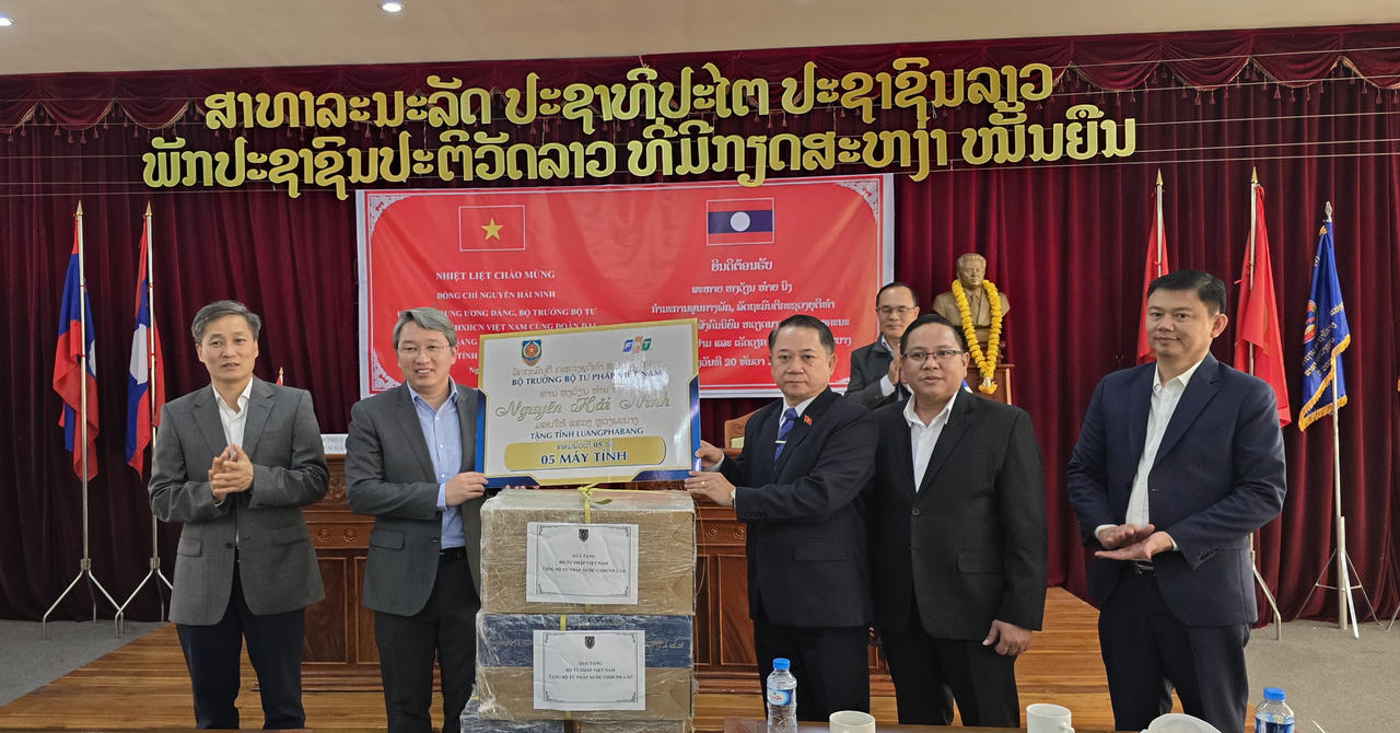 Bộ trưởng Bộ Tư pháp Nguyễn Hải Ninh kết thúc tốt đẹp chuyến thăm và làm việc tại CHDCND Lào