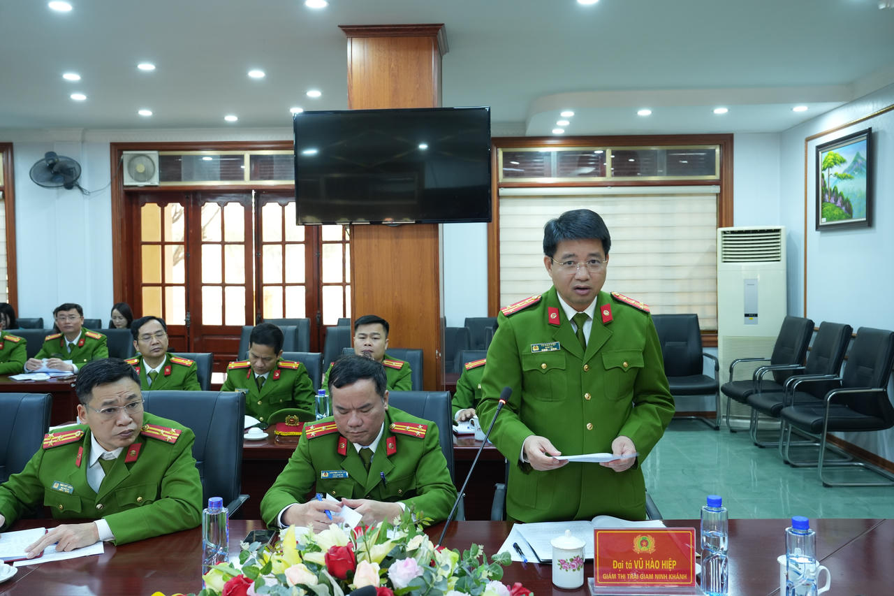 Thứ trưởng Đặng Hoàng Oanh kiểm tra công tác đặc xá tại Trại giam Ninh Khánh