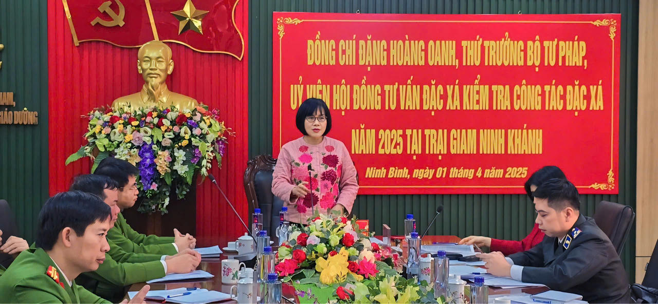 Thứ trưởng Đặng Hoàng Oanh kiểm tra công tác đặc xá tại Trại giam Ninh Khánh