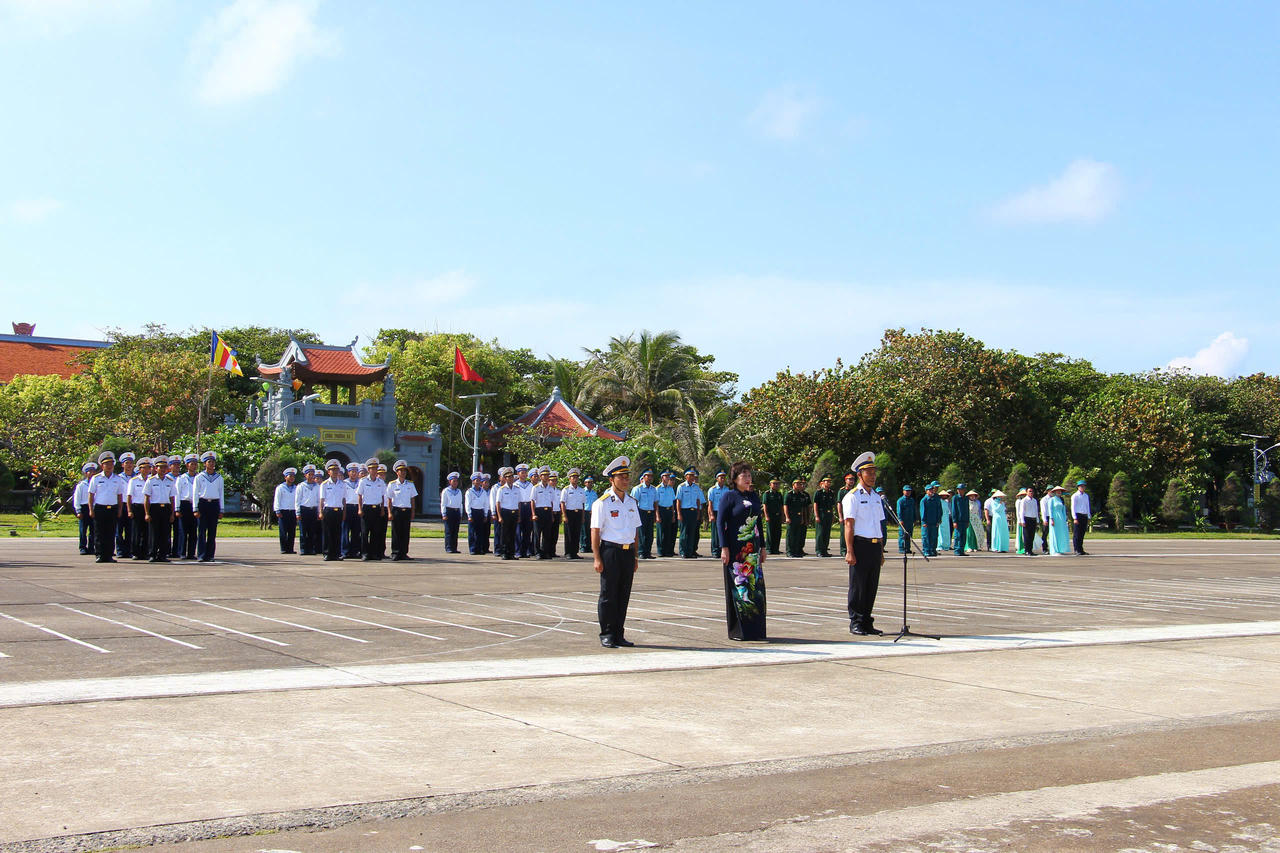 Đoàn công tác số 10 kết thúc tốt đẹp chuyến thăm quần đảo Trường Sa và nhà giàn DK1