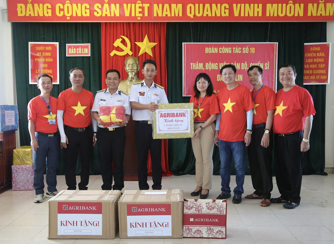 Đoàn công tác số 10 kết thúc tốt đẹp chuyến thăm quần đảo Trường Sa và nhà giàn DK1