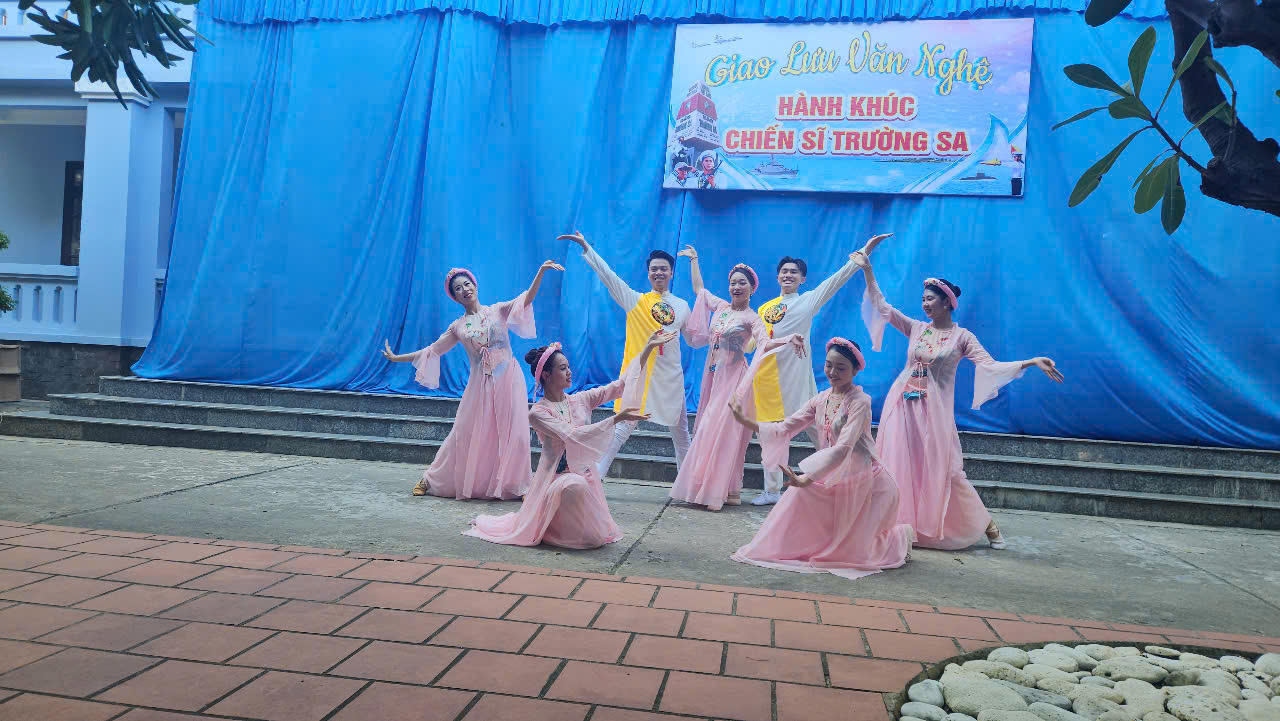 Những người mang “cơn gió mát lành” đến với đảo Trường Sa