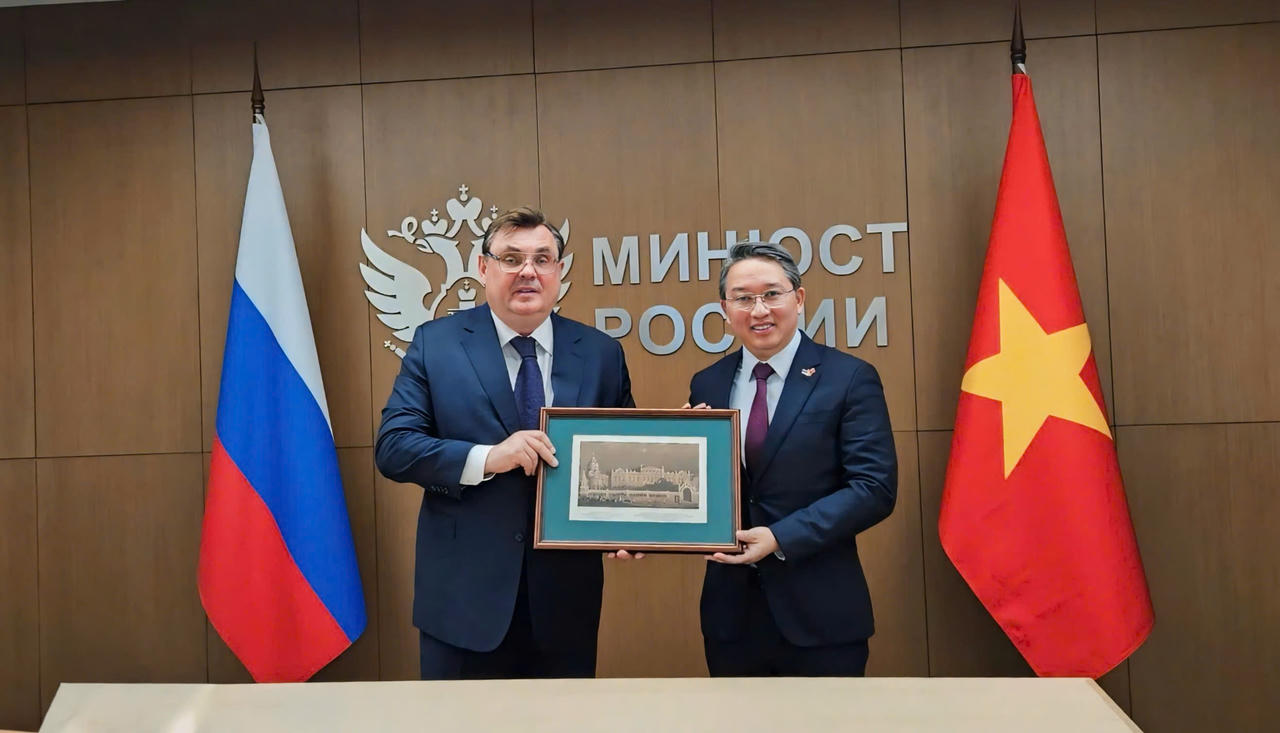 Làm sâu sắc hơn quan hệ hợp tác truyền thống về pháp luật và tư pháp Việt Nam - Liên bang Nga