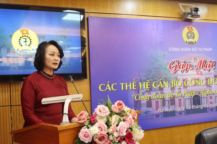 Gặp mặt, tri ân các thế hệ cán bộ công đoàn Bộ Tư pháp